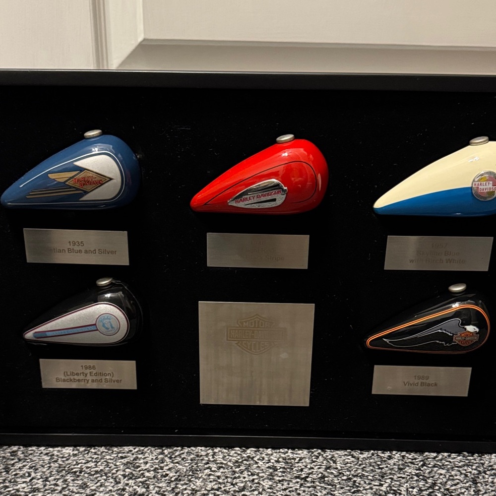 Harley-Davidson mini gas tank collectible set with case
